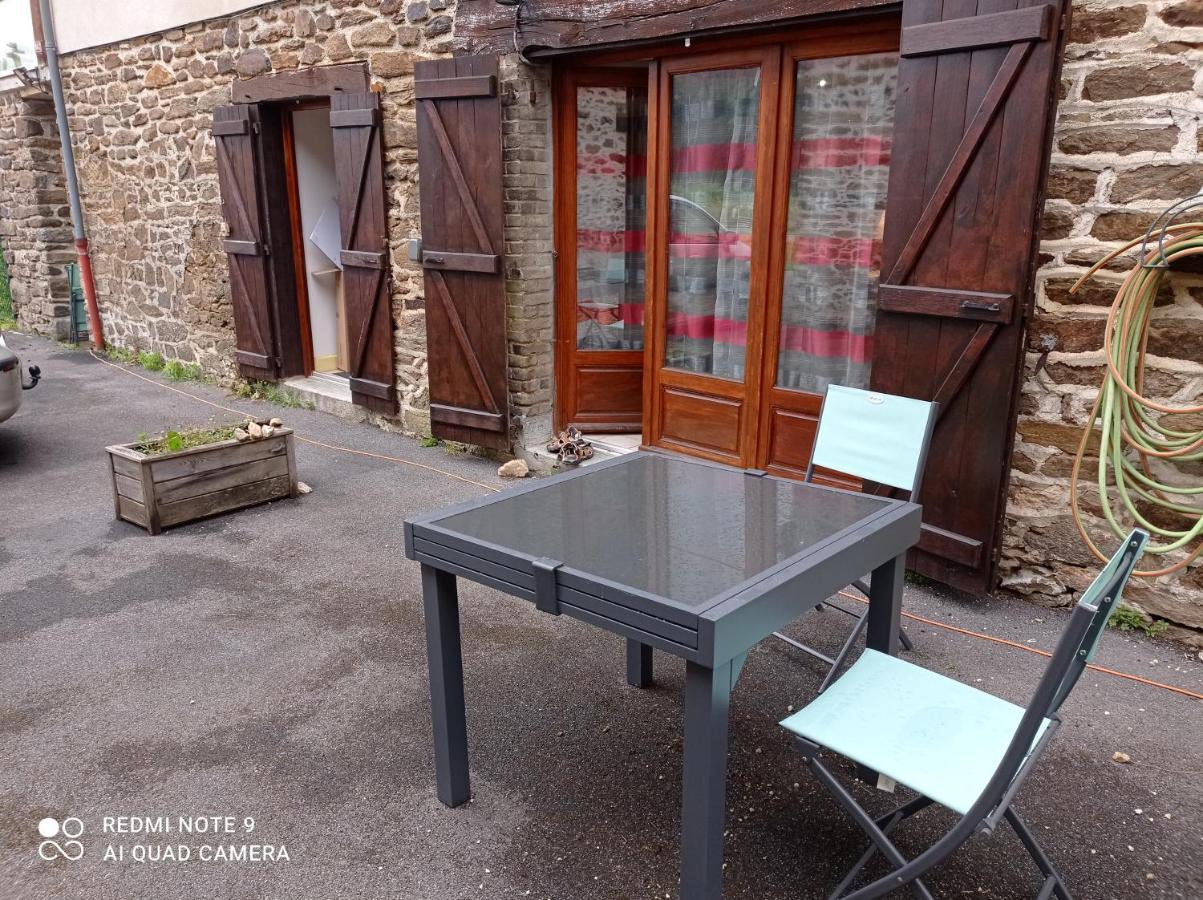 Les Gites Du Gauliat Espartignac Exterior foto